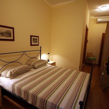 Bed And Breakfast Centrostorico Сарнико Экстерьер фото