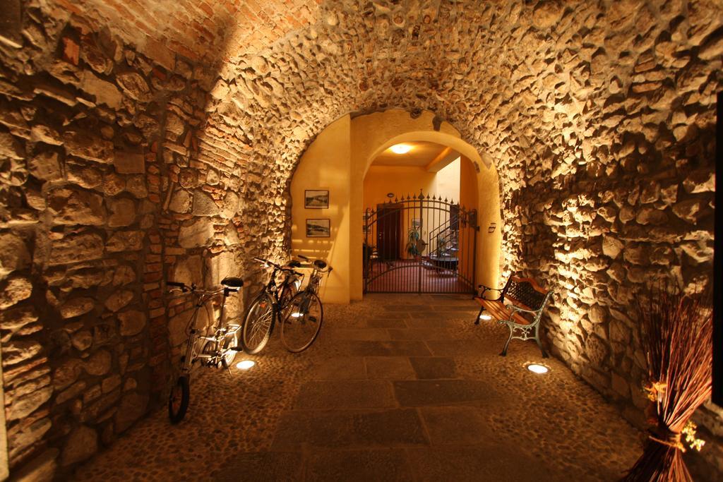 Bed And Breakfast Centrostorico Сарнико Экстерьер фото