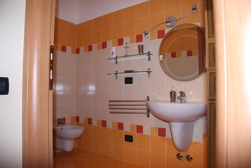 Bed And Breakfast Centrostorico Сарнико Экстерьер фото