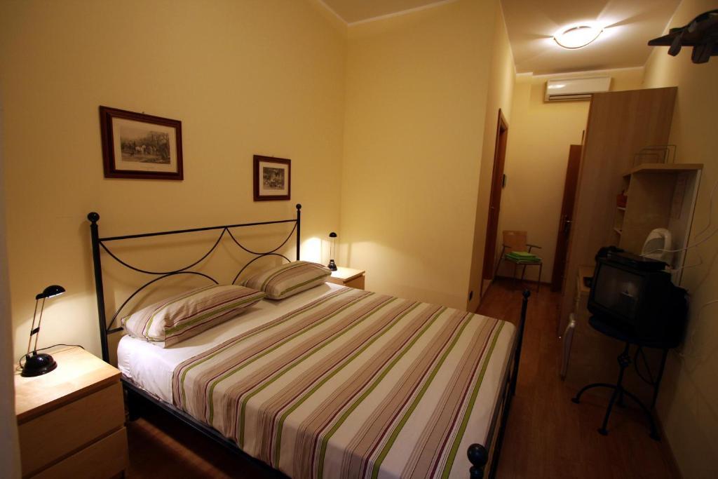Bed And Breakfast Centrostorico Сарнико Экстерьер фото